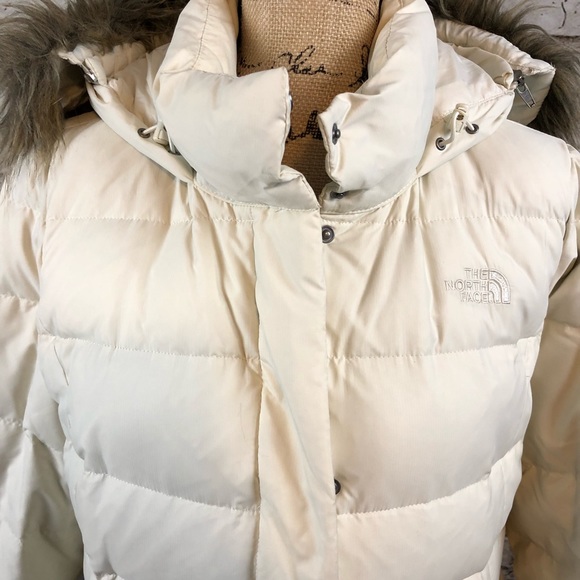 THE NORTH FACE • Winter White Puffer - Picture 4 of 8